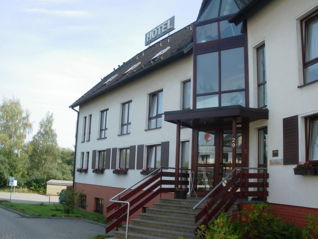 Hotel Reke Plau am See Buitenkant foto
